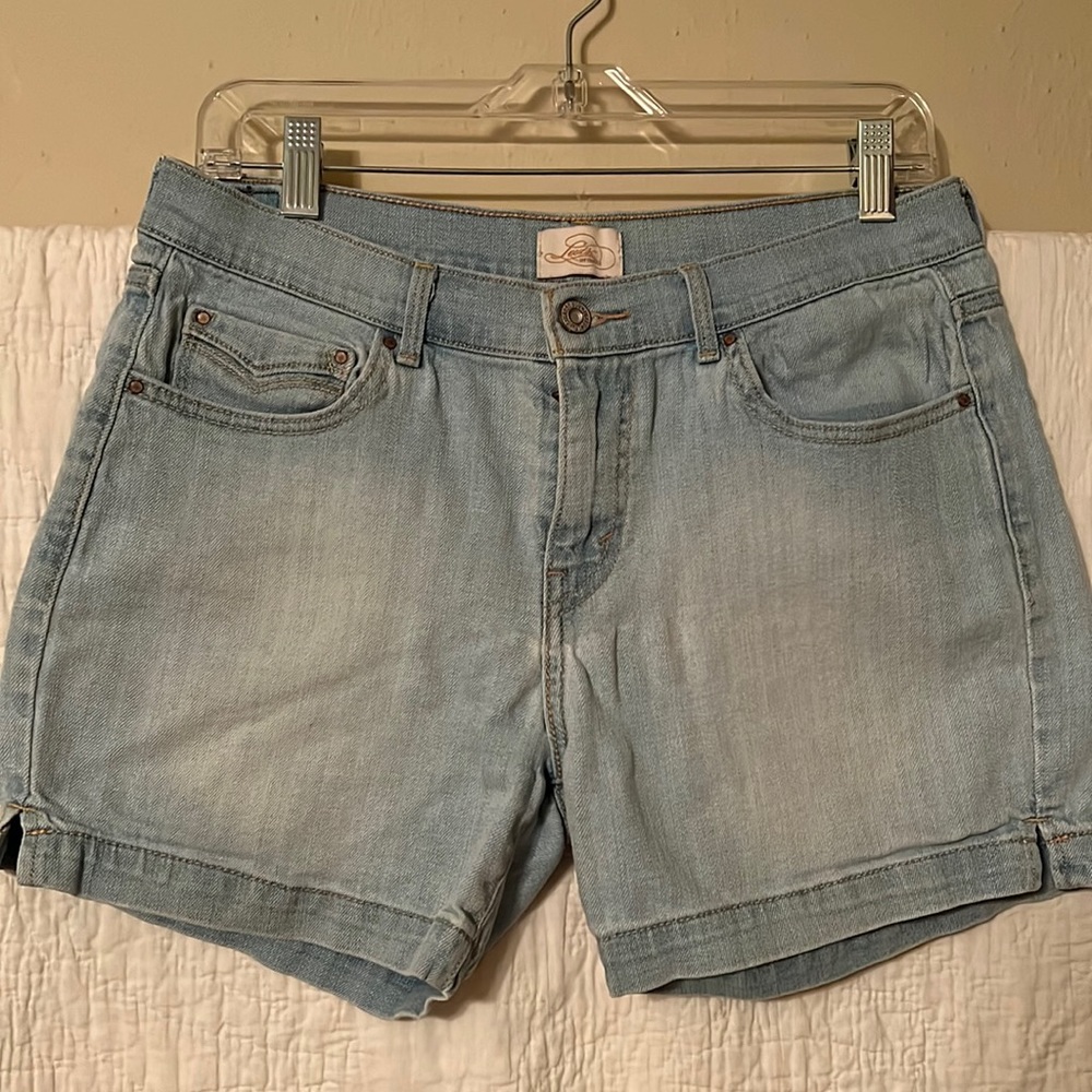 Women’s Levi’s Shorts